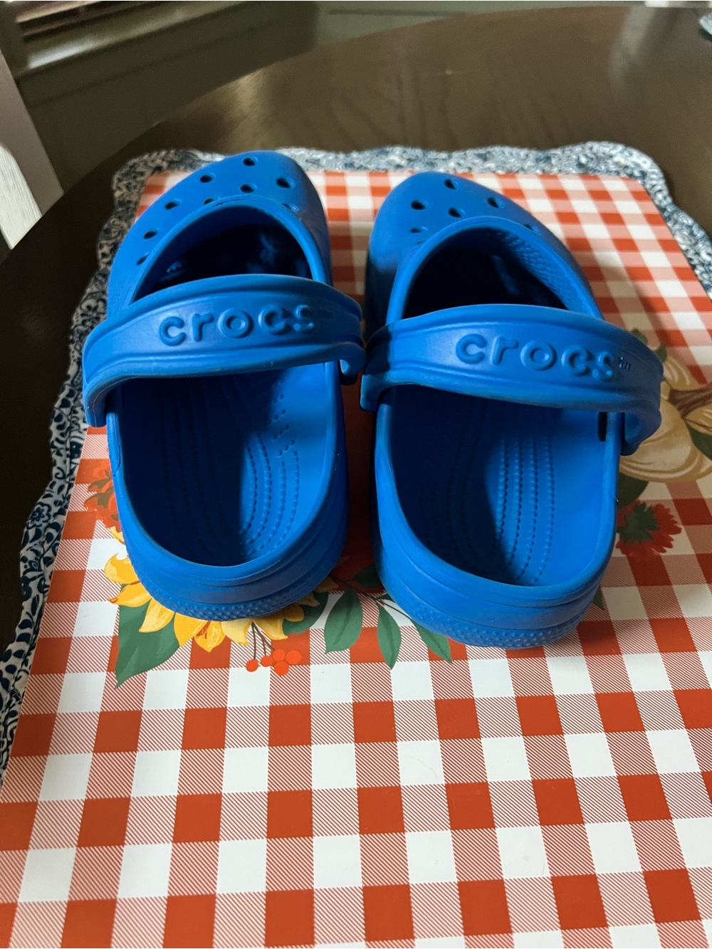 CROCS Kids Classic Clog in Electric Blue